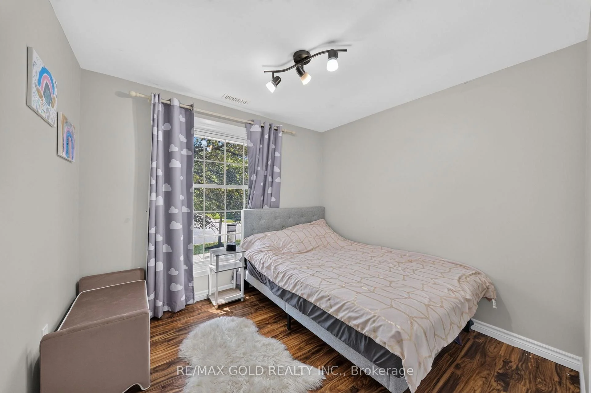 Photo 16 of 670 Grenfell Drive, London, North C — HOMEH