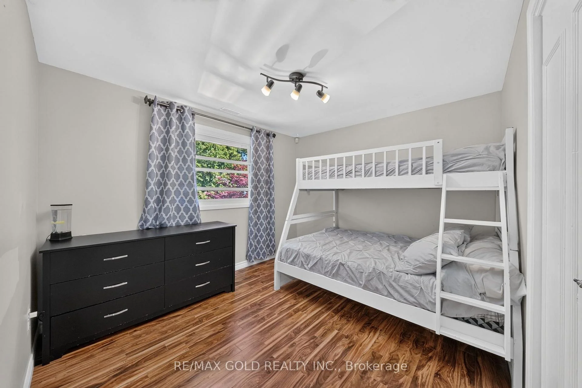 Photo 19 of 670 Grenfell Drive, London, North C — HOMEH