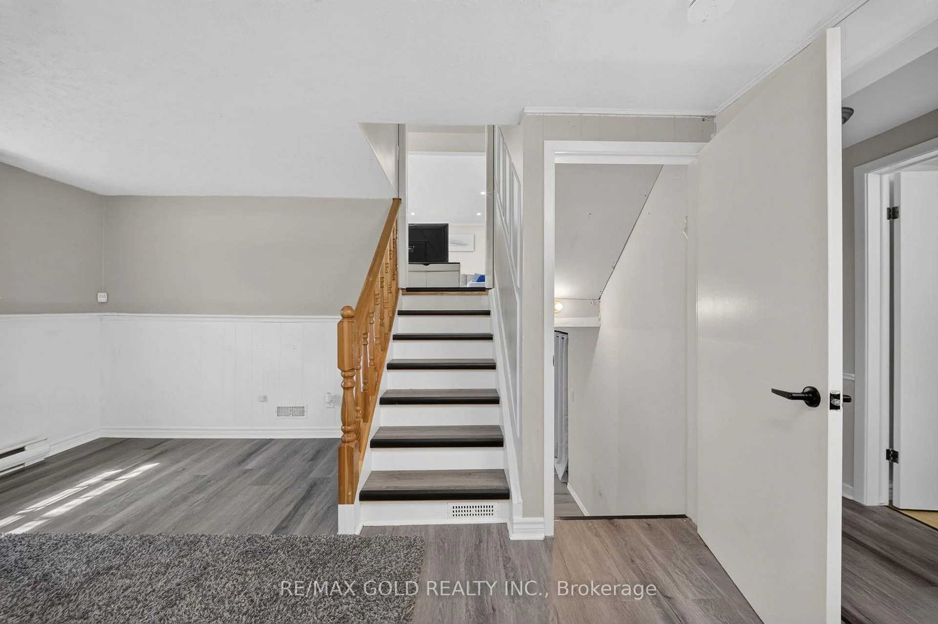 Photo 40 of 670 Grenfell Drive, London, North C — HOMEH