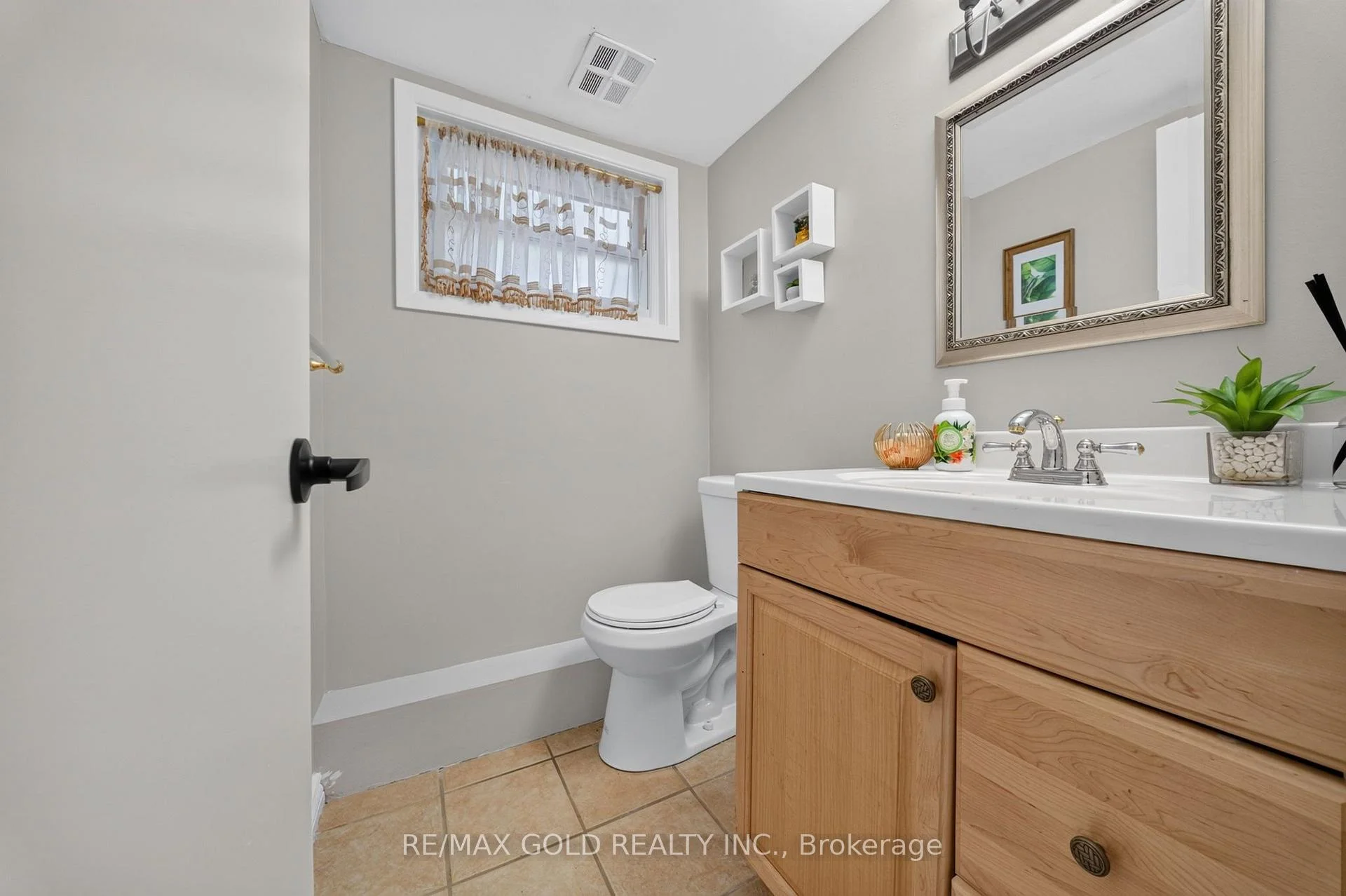 Photo 26 of 670 Grenfell Drive, London, North C — HOMEH
