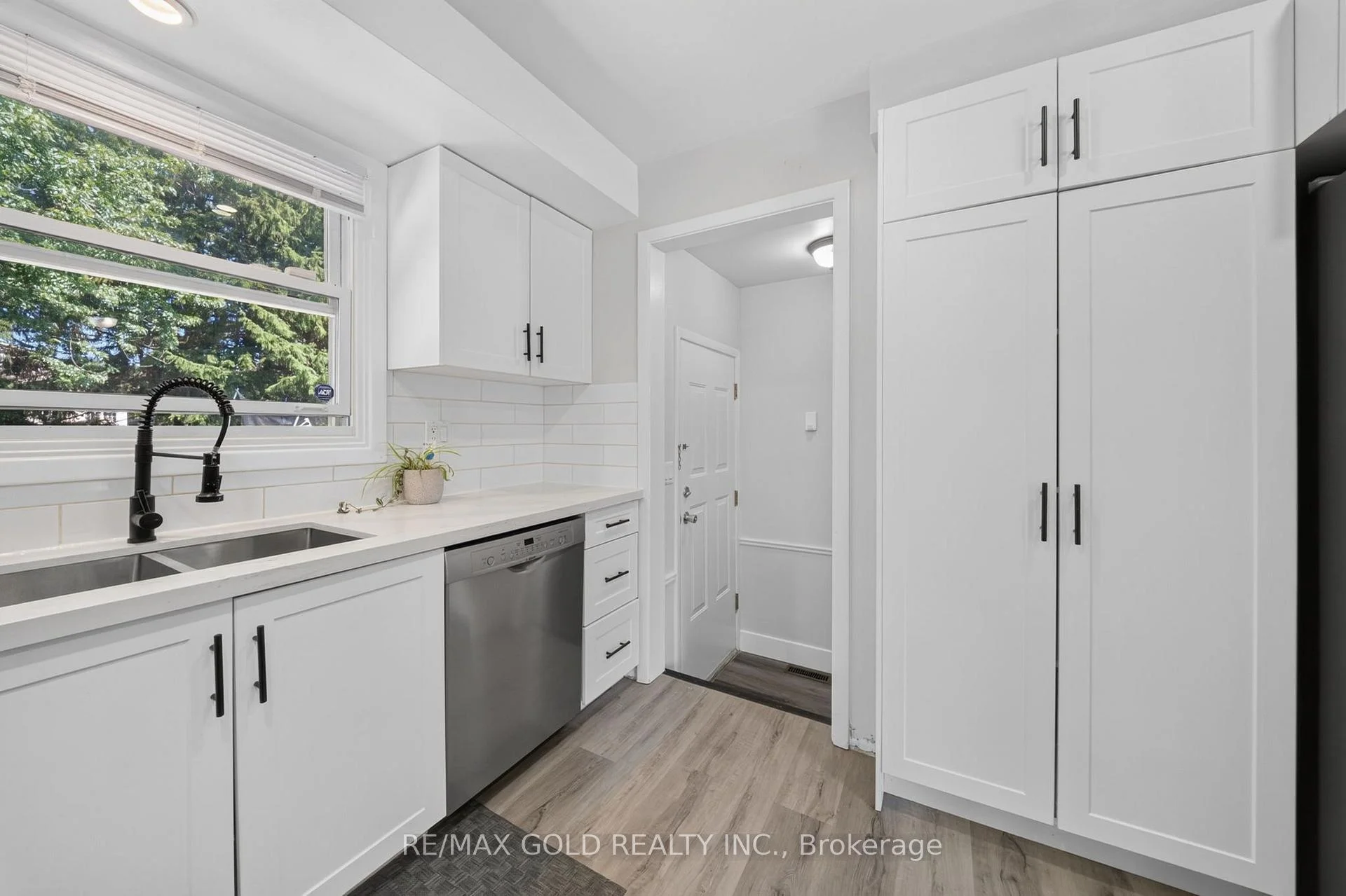 Photo 32 of 670 Grenfell Drive, London, North C — HOMEH