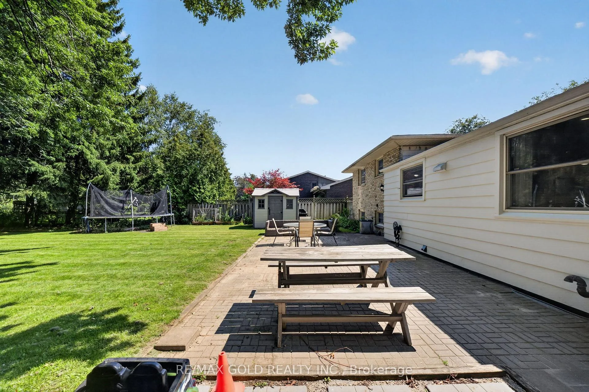 Photo 35 of 670 Grenfell Drive, London, North C — HOMEH