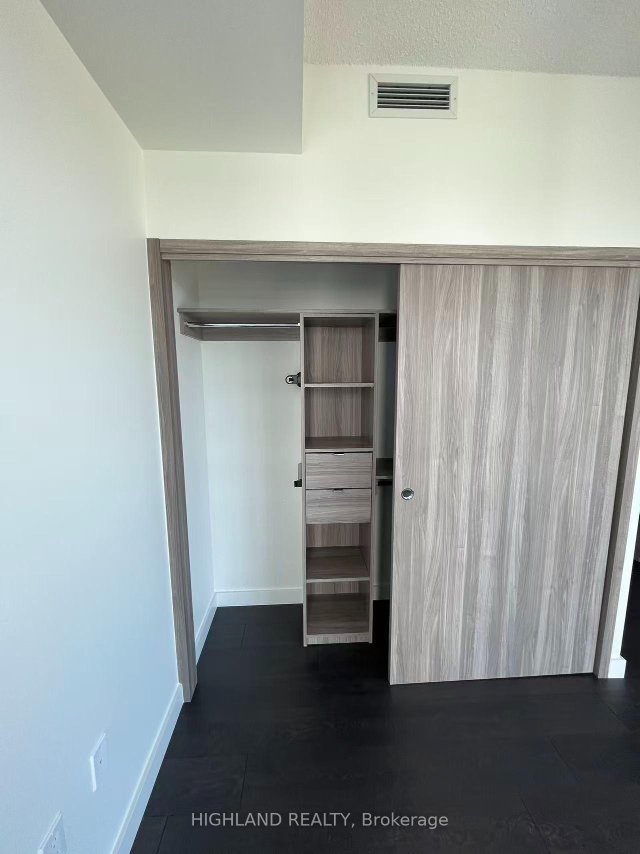 Photo 5 of Unit 2808, 85 Mcmahon Drive, North York, Bayview Village — HOMEH