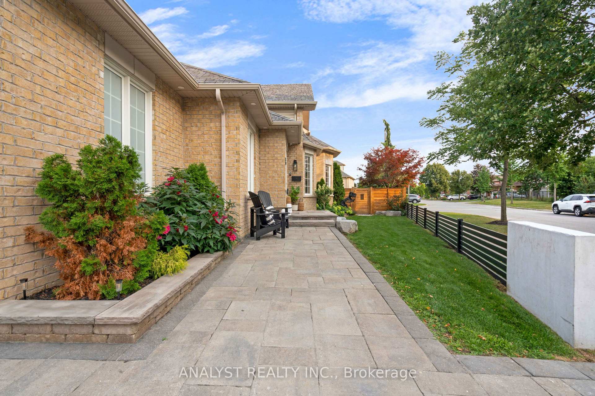 Photo 4 of 88 Brougham Drive, Vaughan, East Woodbridge — HOMEH