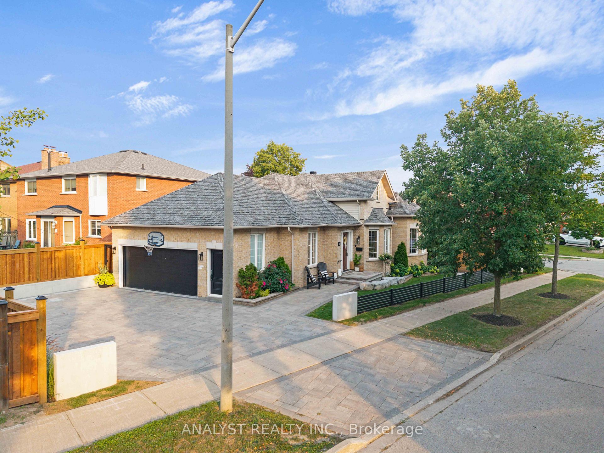 Photo 6 of 88 Brougham Drive, Vaughan, East Woodbridge — HOMEH