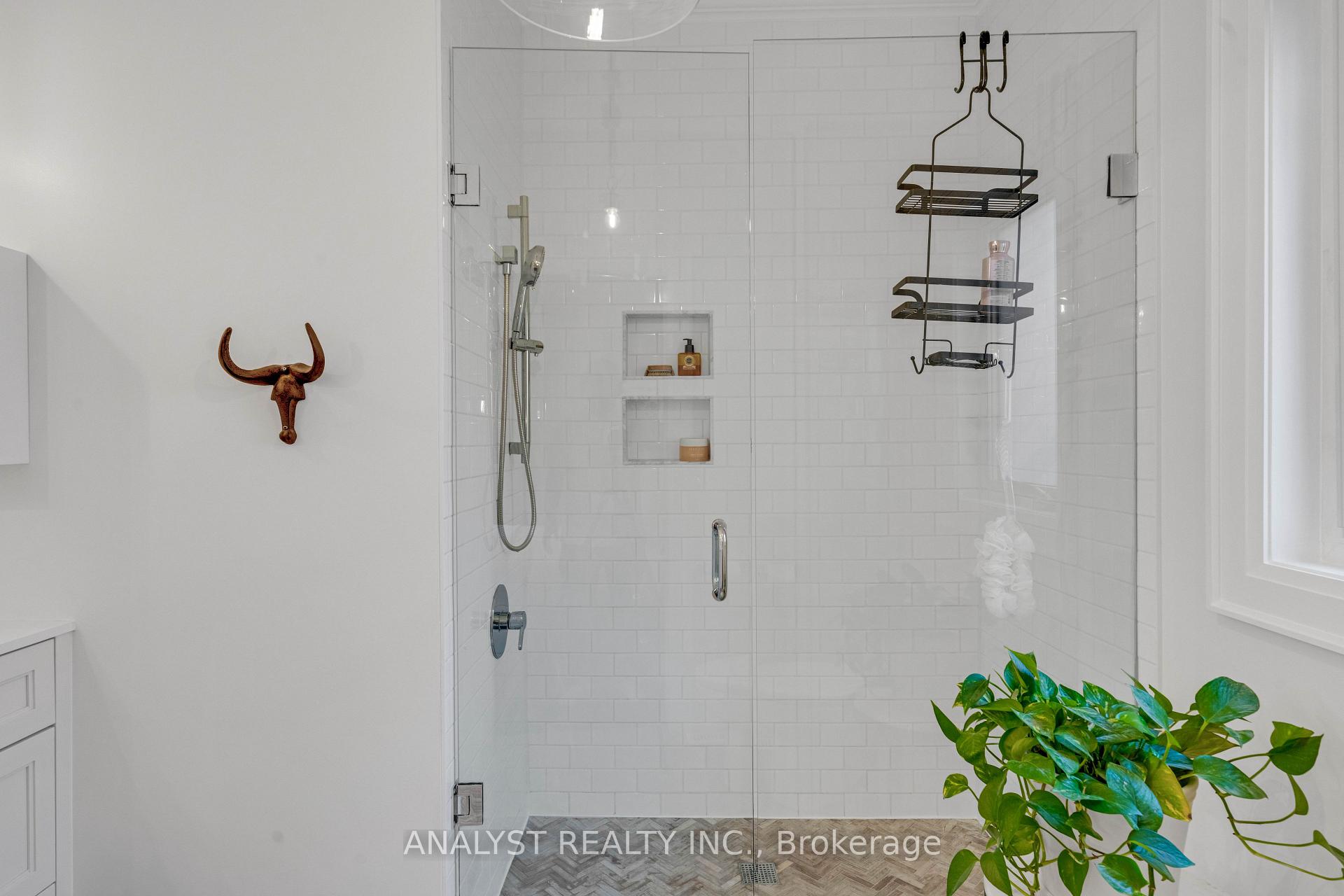 Photo 24 of 88 Brougham Drive, Vaughan, East Woodbridge — HOMEH