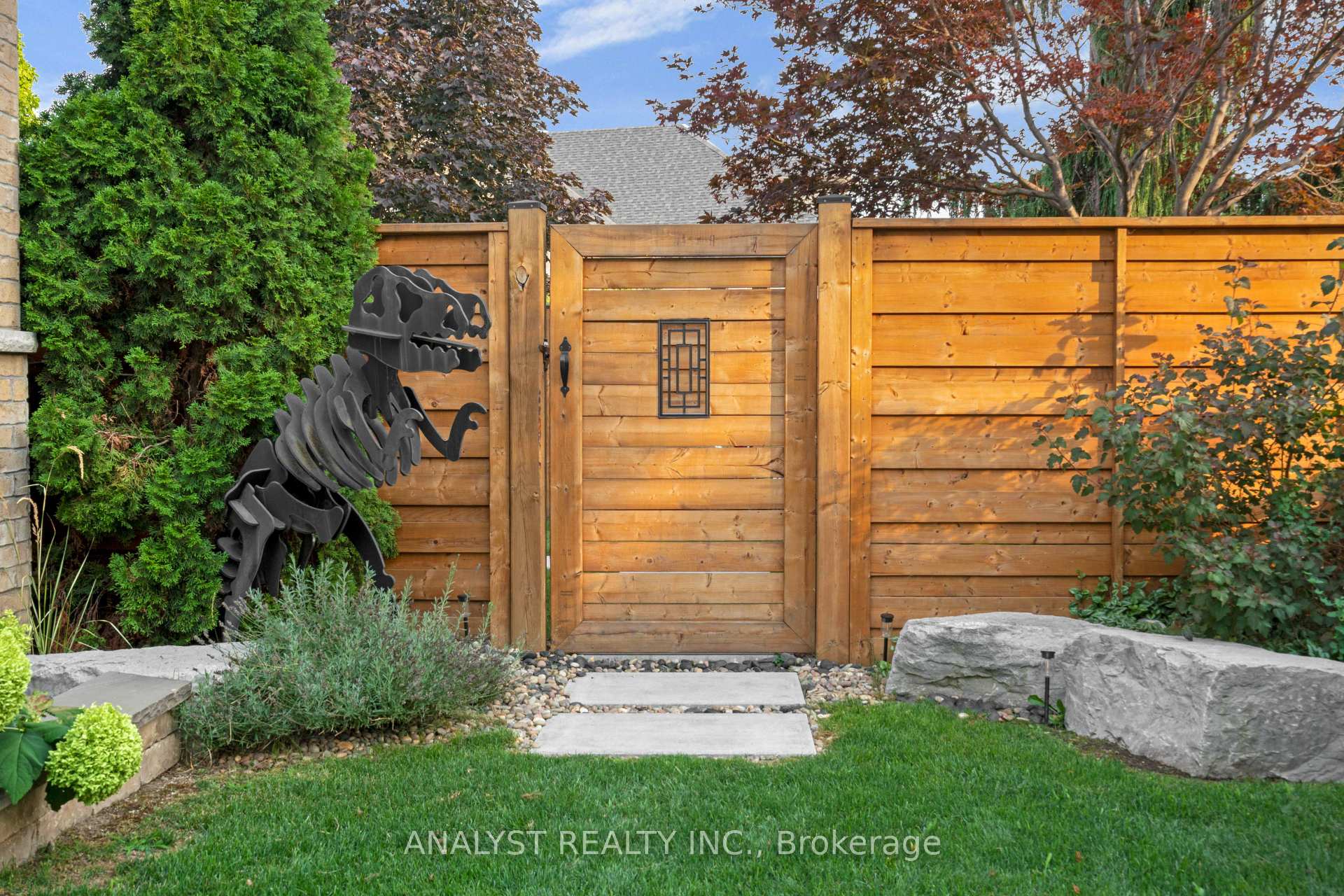 Photo 38 of 88 Brougham Drive, Vaughan, East Woodbridge — HOMEH