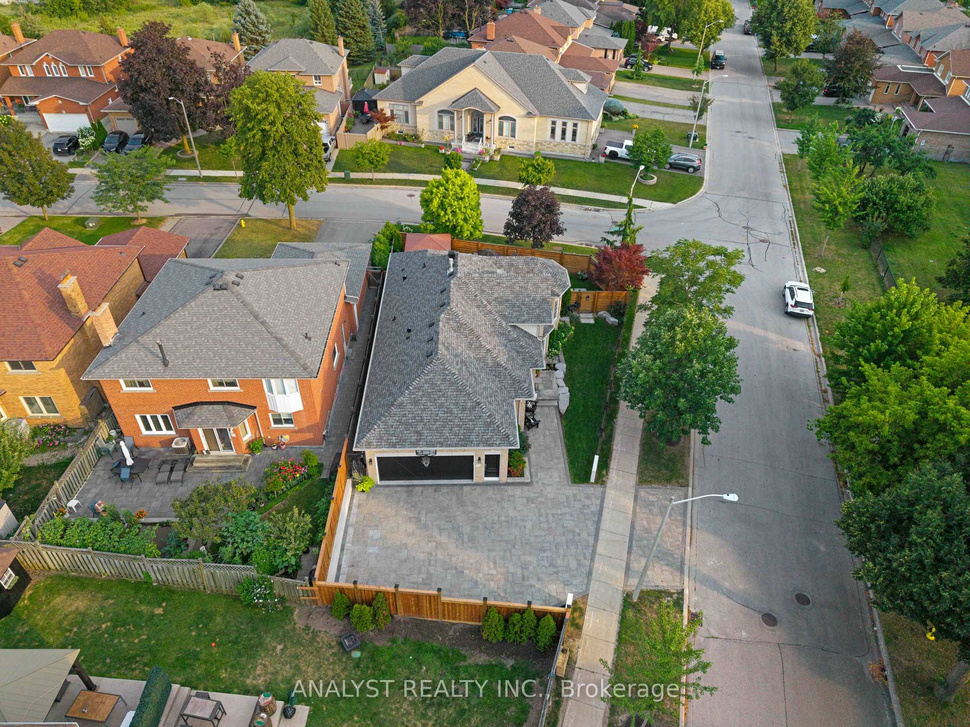 Photo 48 of 88 Brougham Drive, Vaughan, East Woodbridge — HOMEH