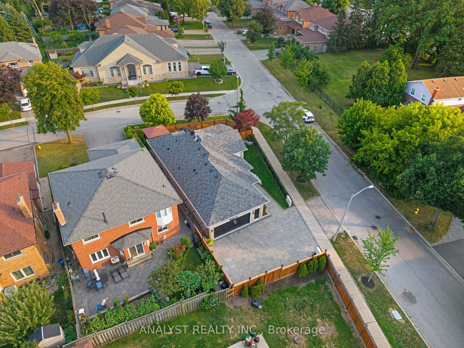 Photo 49 of 88 Brougham Drive, Vaughan, East Woodbridge — HOMEH