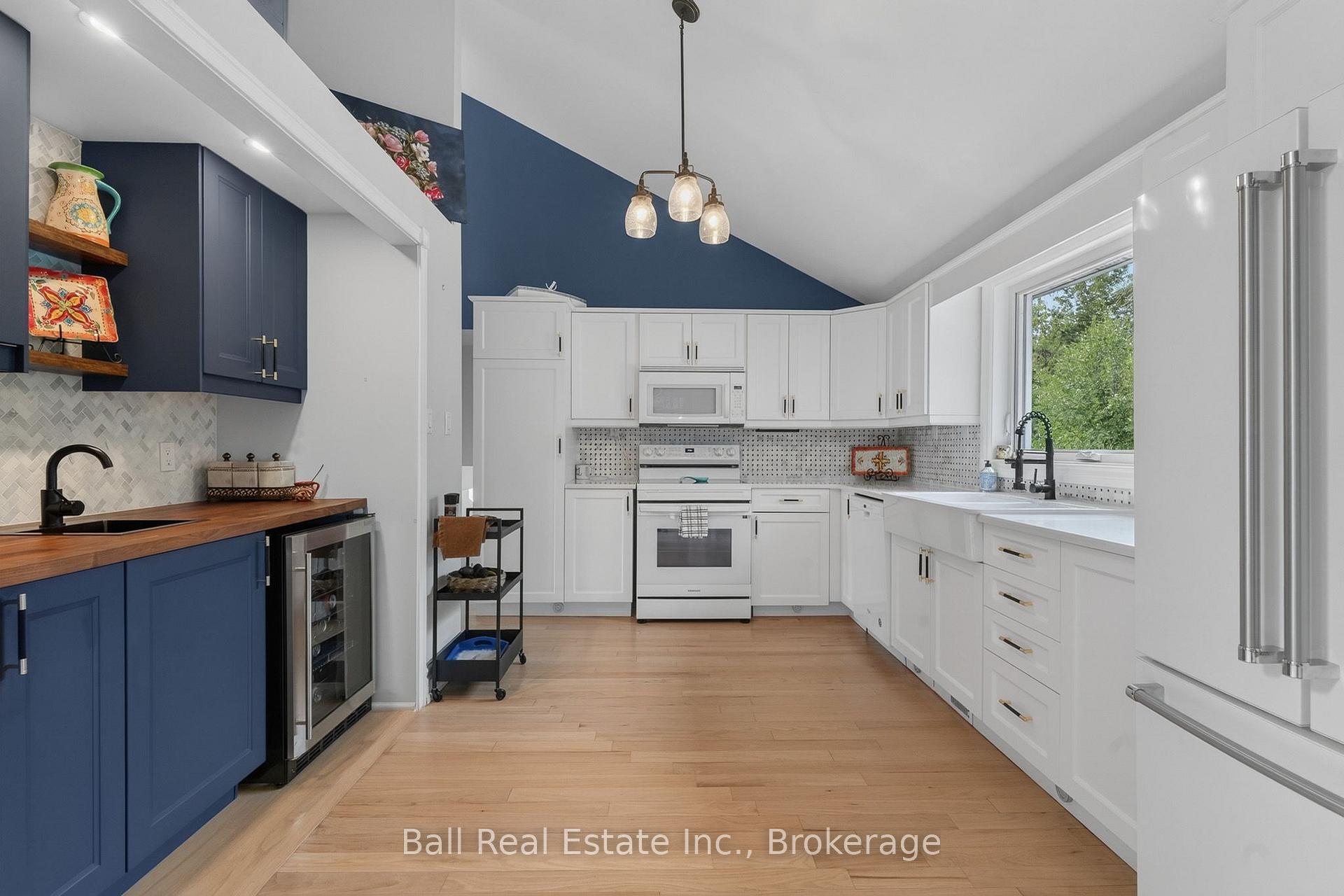 Photo 10 of 118 Echo Bay Road E, Kawartha Lakes, Bobcaygeon — HOMEH