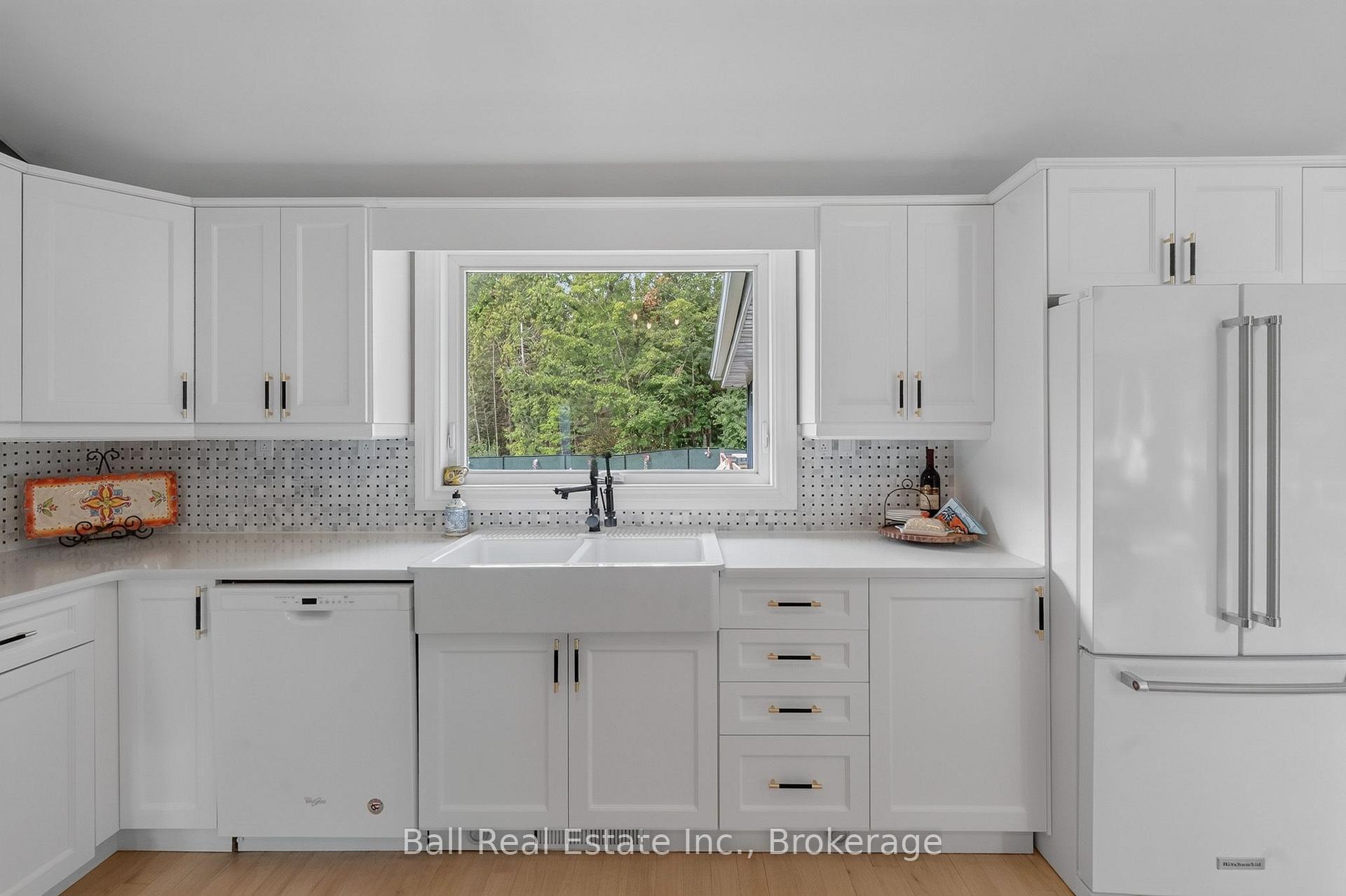 Photo 11 of 118 Echo Bay Road E, Kawartha Lakes, Bobcaygeon — HOMEH