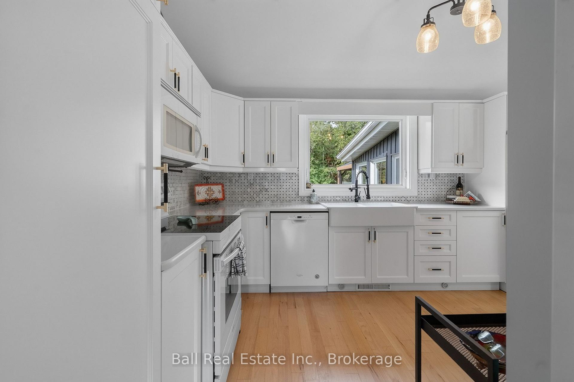 Photo 12 of 118 Echo Bay Road E, Kawartha Lakes, Bobcaygeon — HOMEH