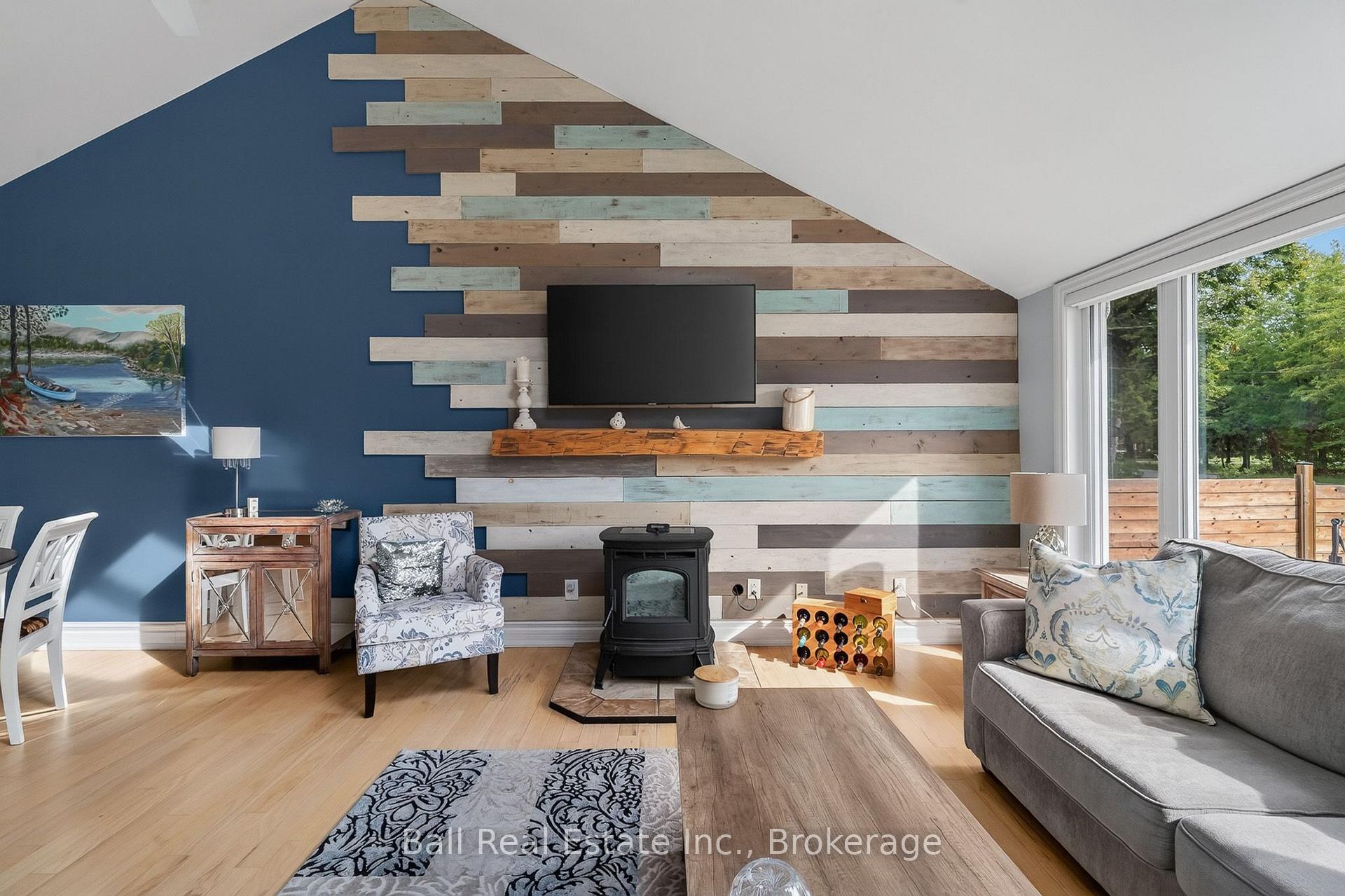 Photo 13 of 118 Echo Bay Road E, Kawartha Lakes, Bobcaygeon — HOMEH
