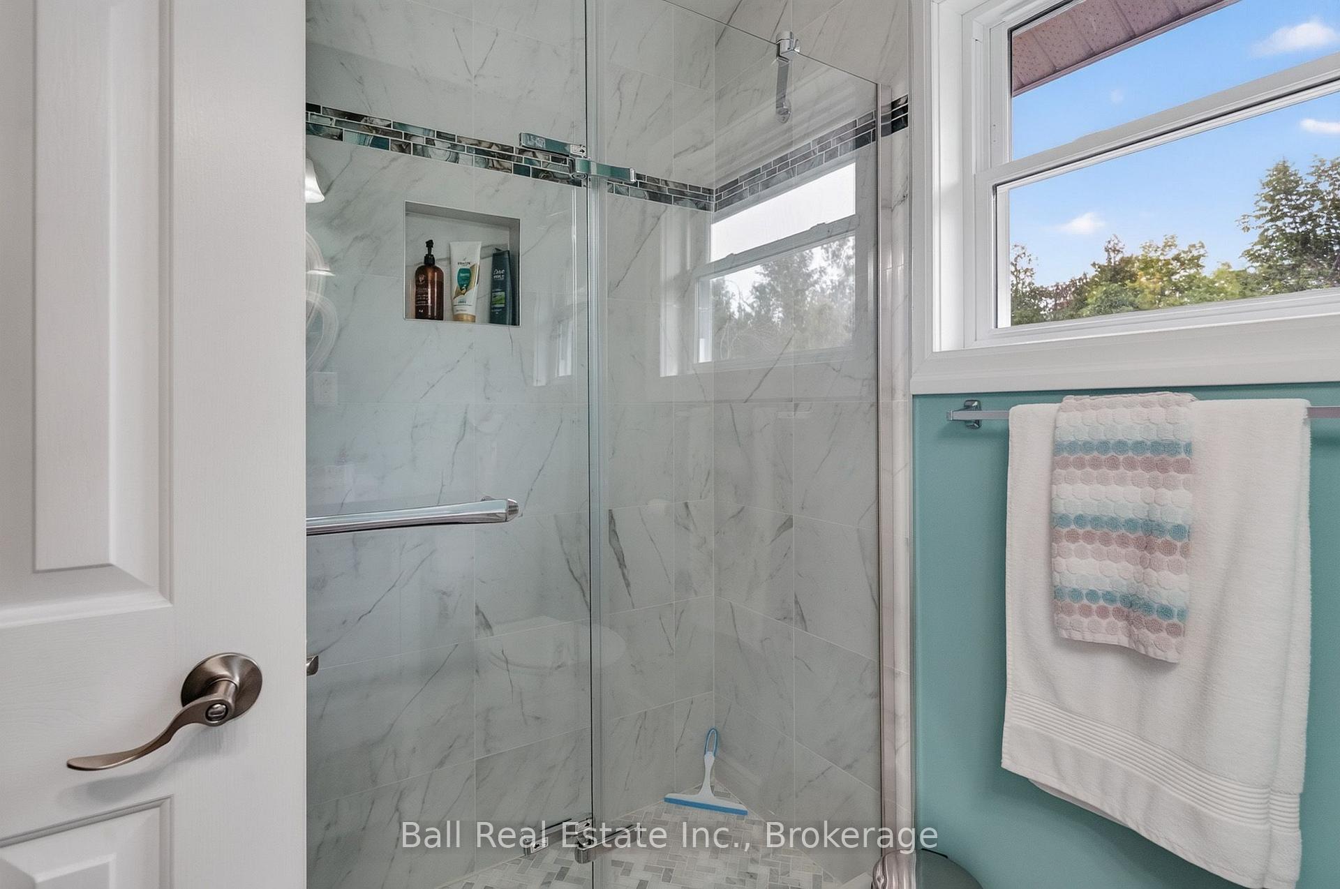 Photo 29 of 118 Echo Bay Road E, Kawartha Lakes, Bobcaygeon — HOMEH