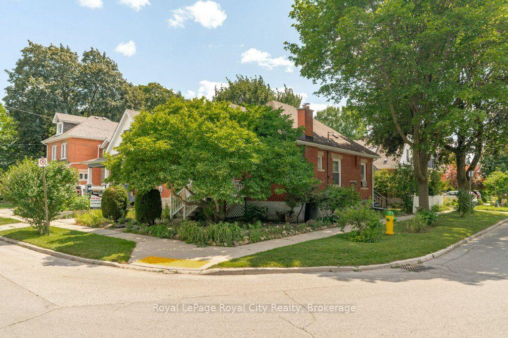 Photo 3 of 66 Raglan Street, Guelph, Junction/Onward Willow — HOMEH