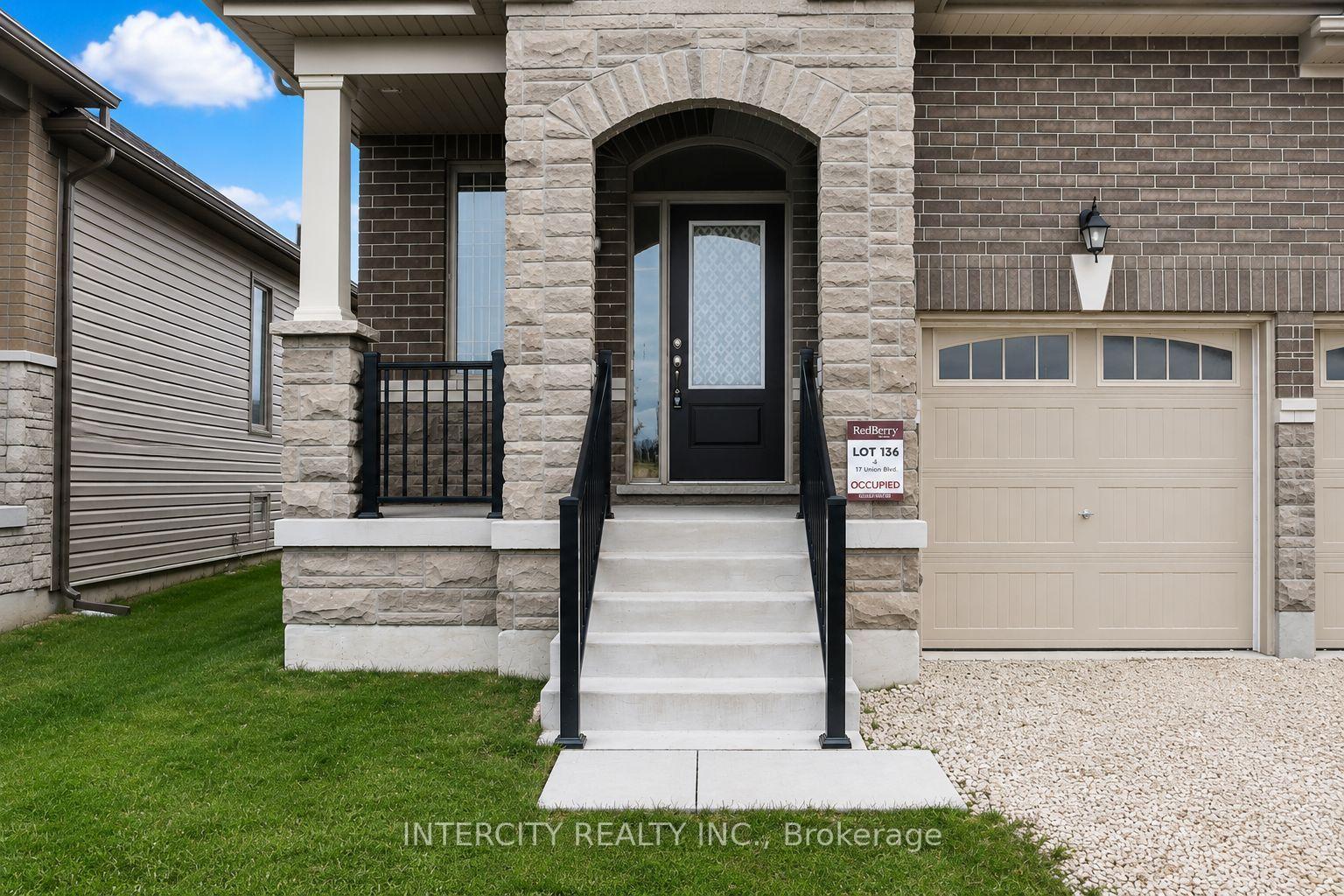 Photo 4 of 17 Union Boulevard, Wasaga Beach — HOMEH