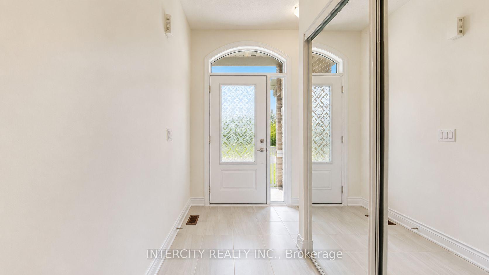 Photo 5 of 17 Union Boulevard, Wasaga Beach — HOMEH