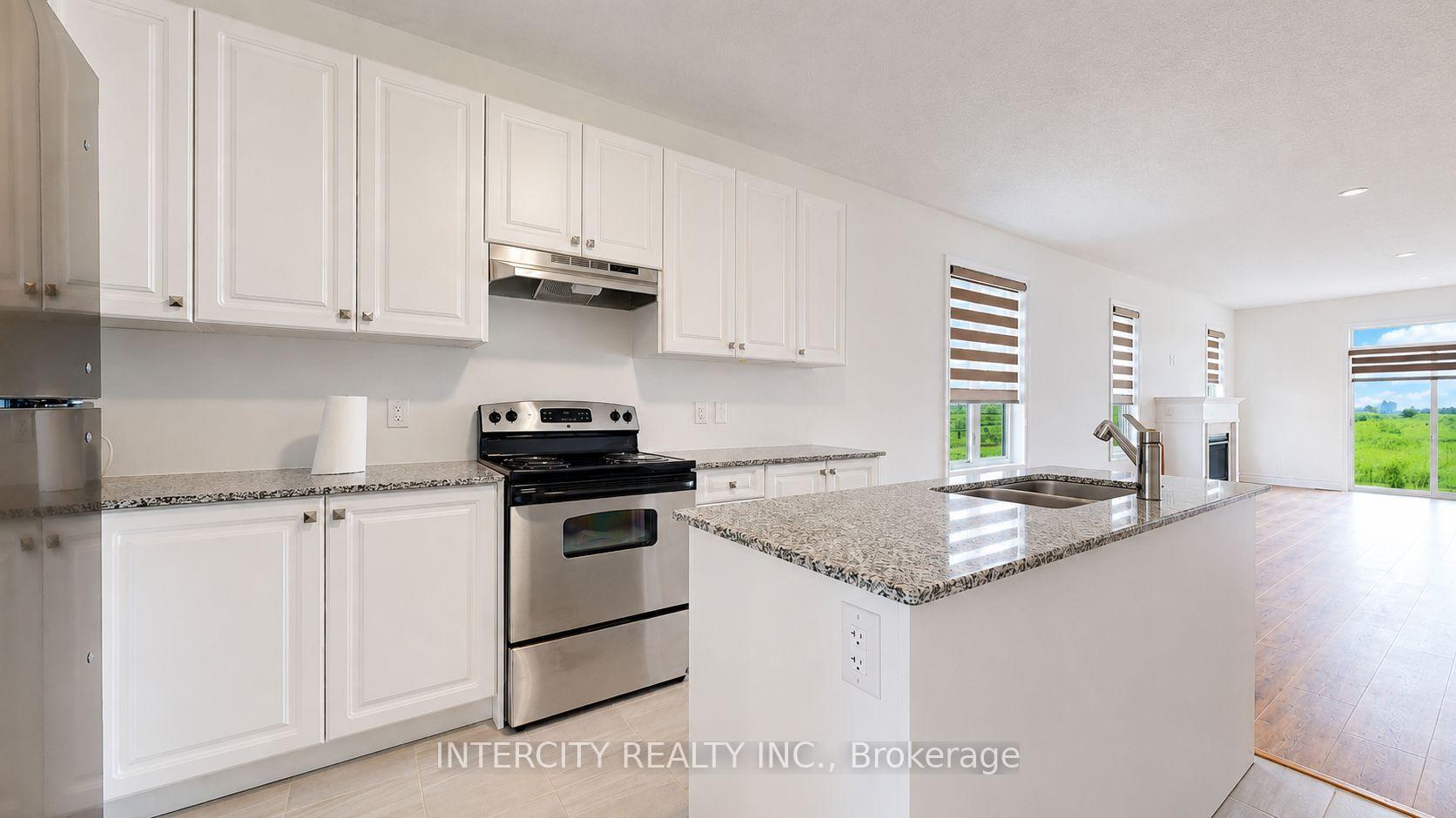 Photo 12 of 17 Union Boulevard, Wasaga Beach — HOMEH