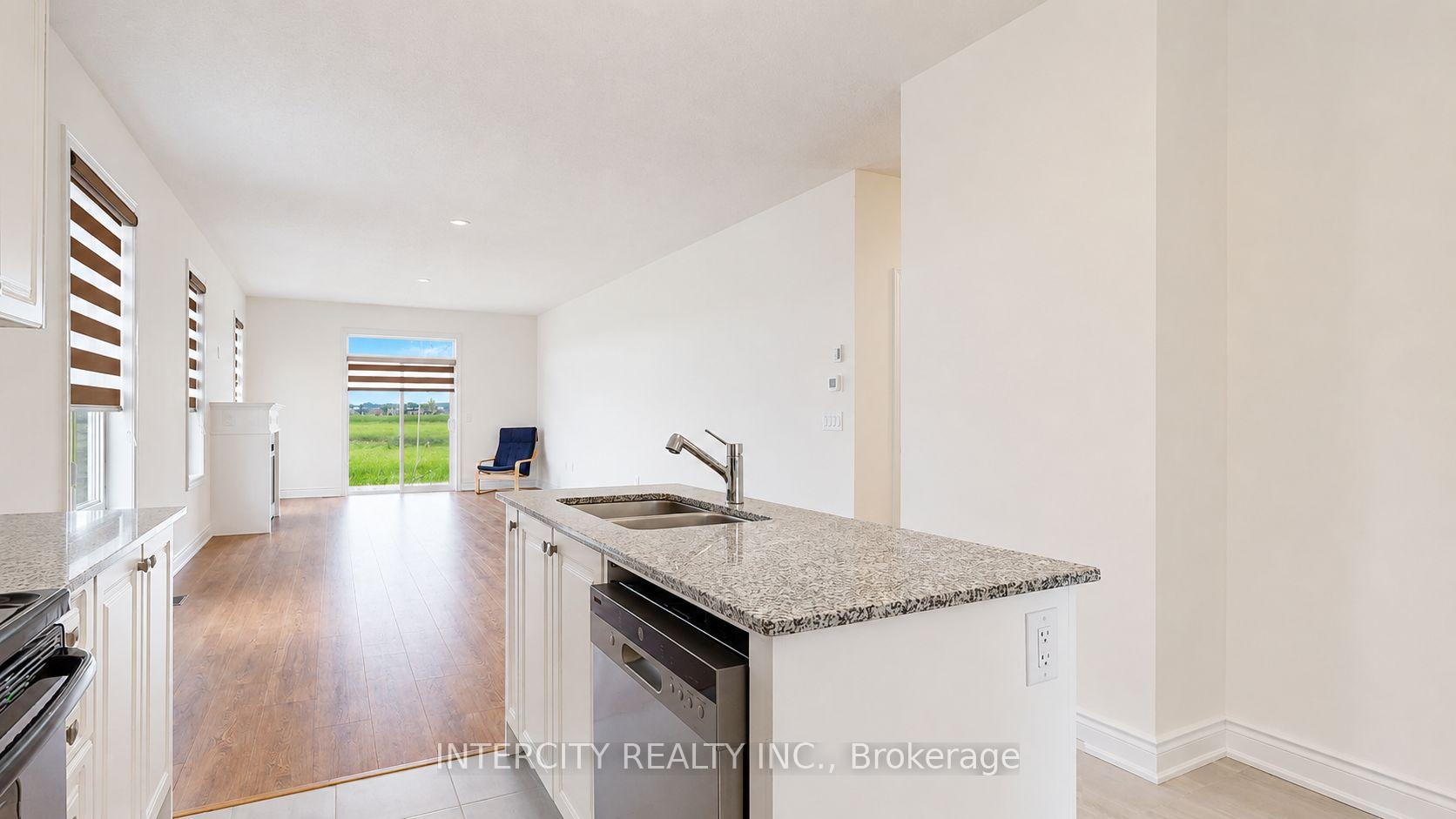 Photo 14 of 17 Union Boulevard, Wasaga Beach — HOMEH