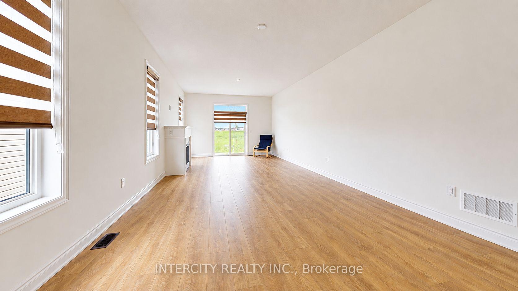 Photo 19 of 17 Union Boulevard, Wasaga Beach — HOMEH