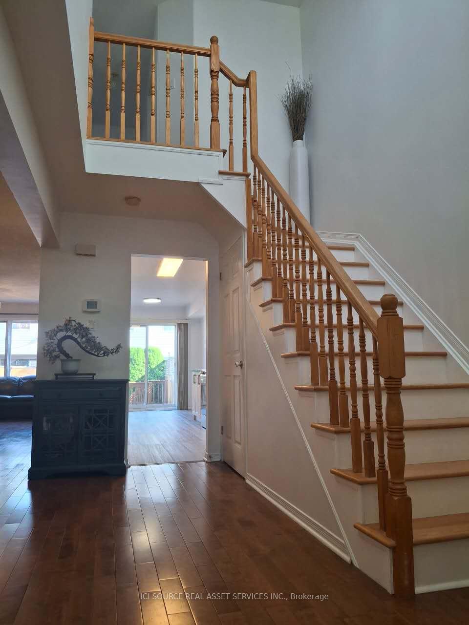 Photo 3 of 1655 Jobin Crescent, Ottawa, Carson Grove — HOMEH