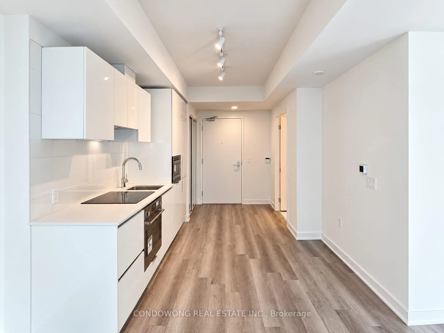 Photo 3 of Unit 3307, 238 Simcoe Street, Toronto, University — HOMEH