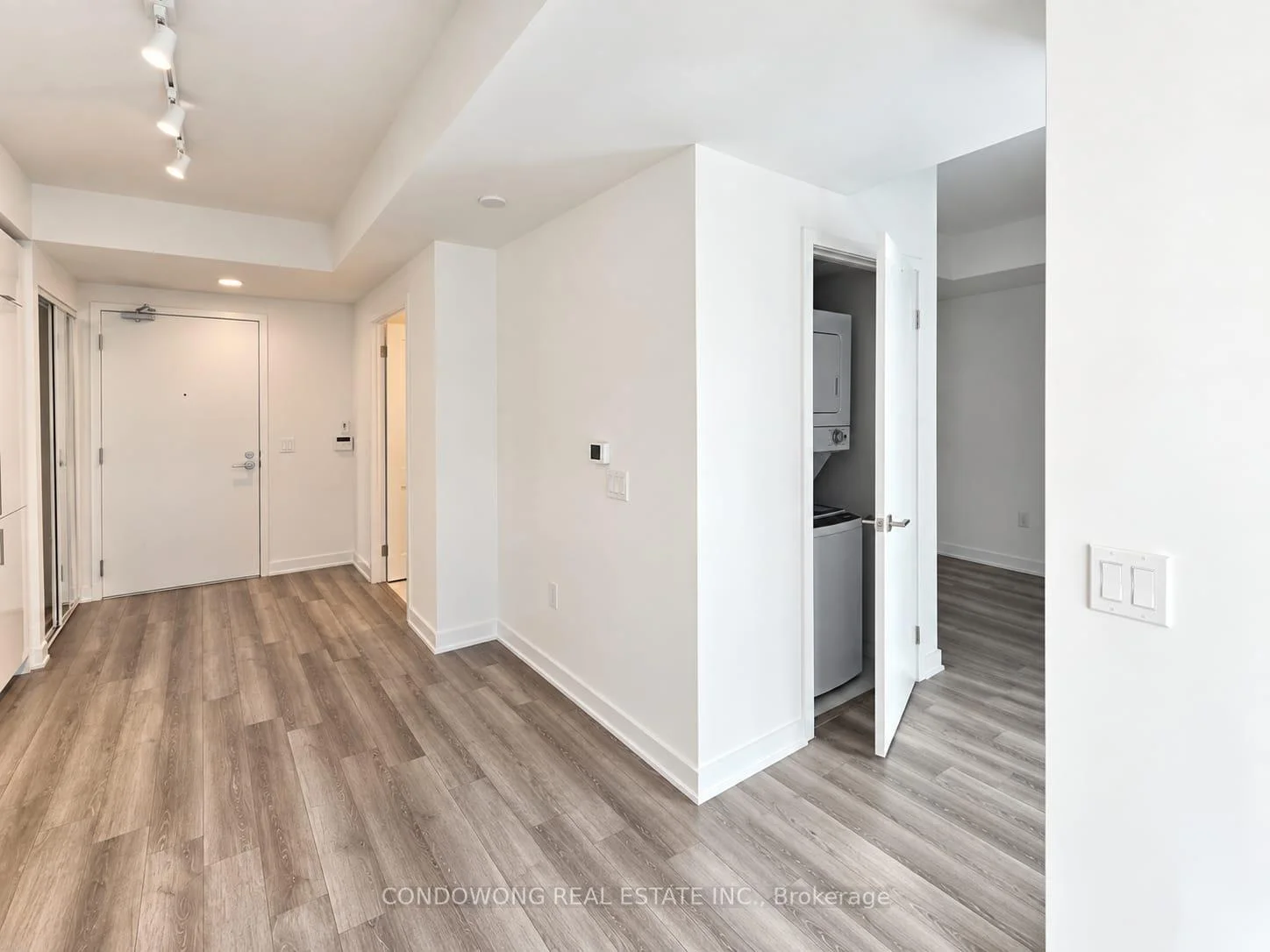 Photo 5 of Unit 3307, 238 Simcoe Street, Toronto, University — HOMEH