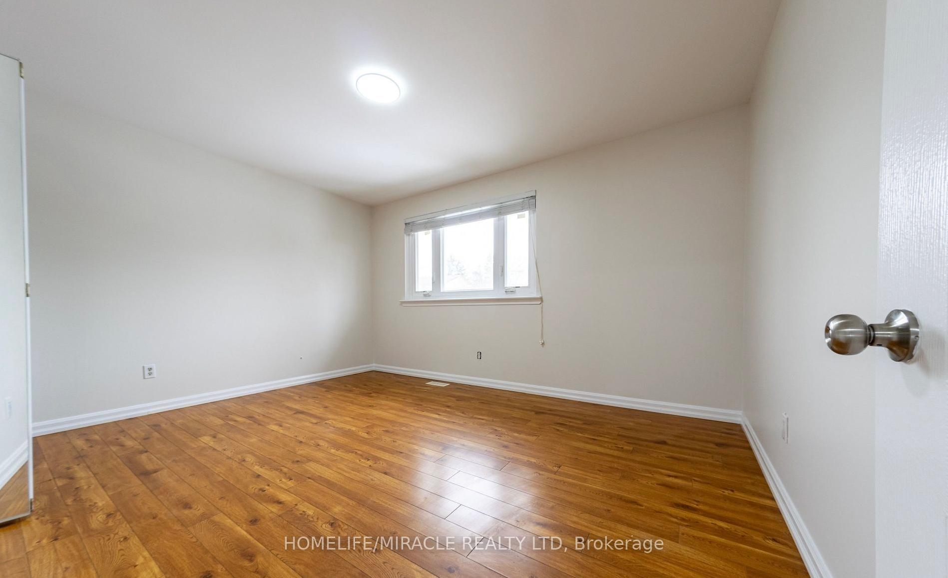 Photo 10 of 60 Centre Street, Brampton, Brampton East — HOMEH