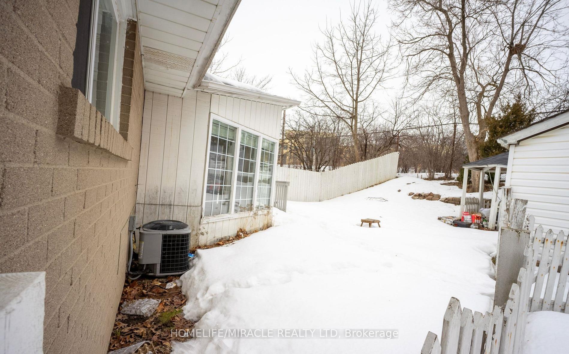 Photo 35 of 60 Centre Street, Brampton, Brampton East — HOMEH