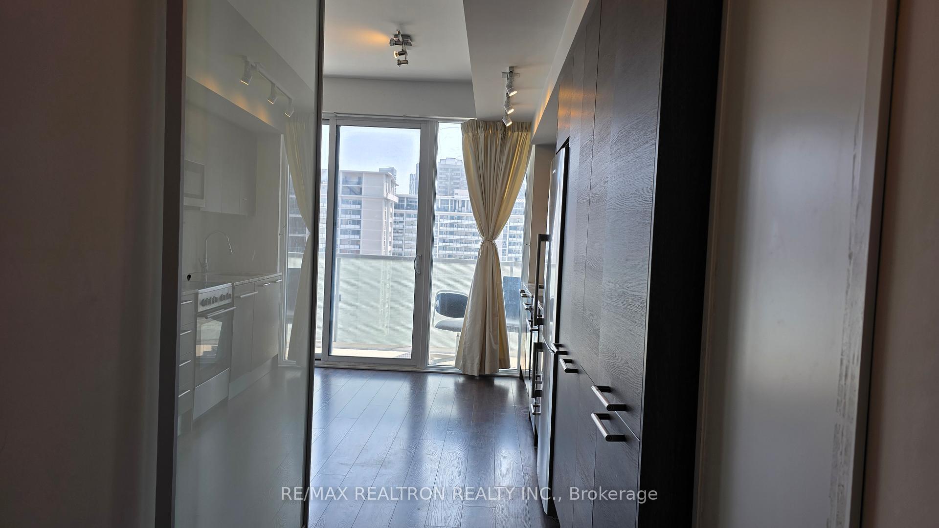 Photo 5 of Unit 1103, 28 Wellesley Street E, Toronto, Church-Yonge Corridor — HOMEH