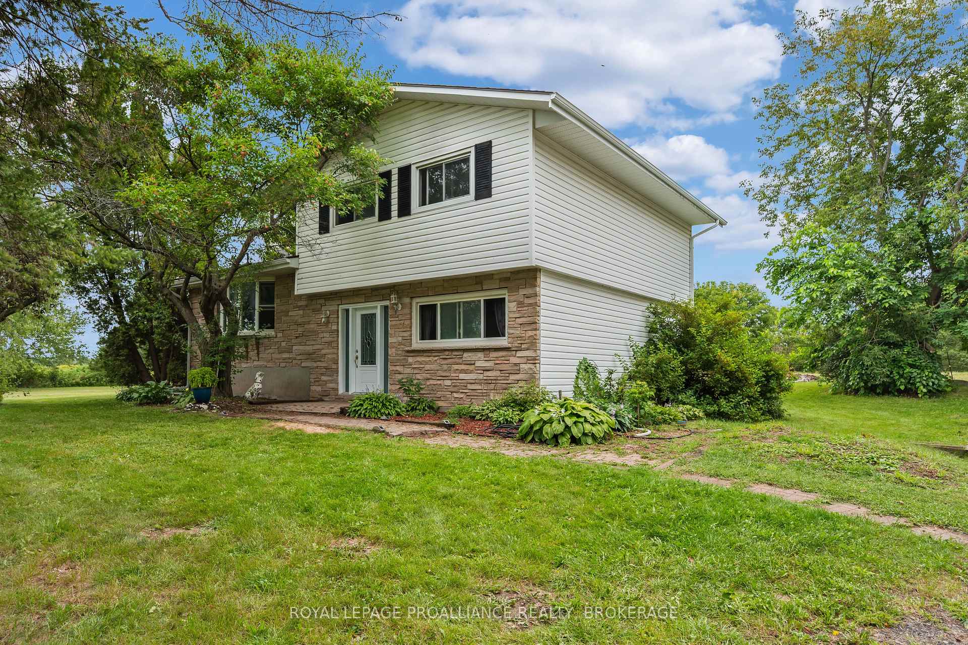 Photo 3 of 3298 Perth Road, South Frontenac, Frontenac South — HOMEH