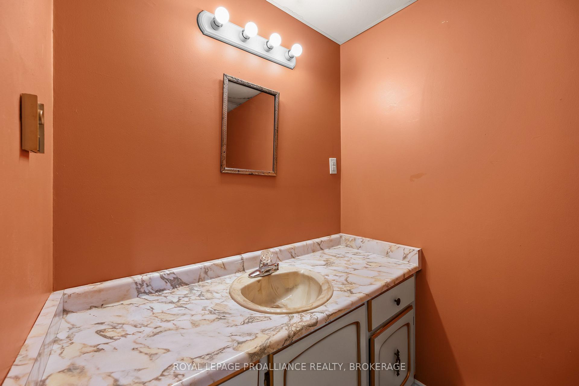 Photo 8 of 3298 Perth Road, South Frontenac, Frontenac South — HOMEH