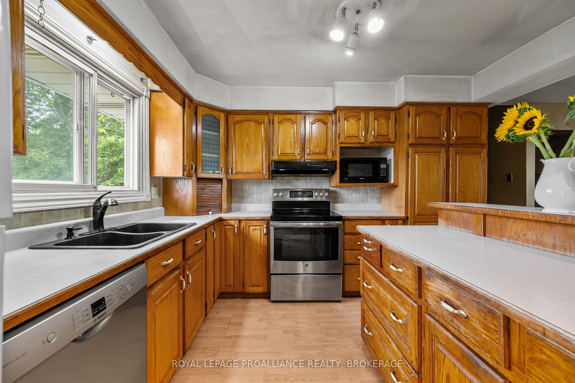 Photo 10 of 3298 Perth Road, South Frontenac, Frontenac South — HOMEH