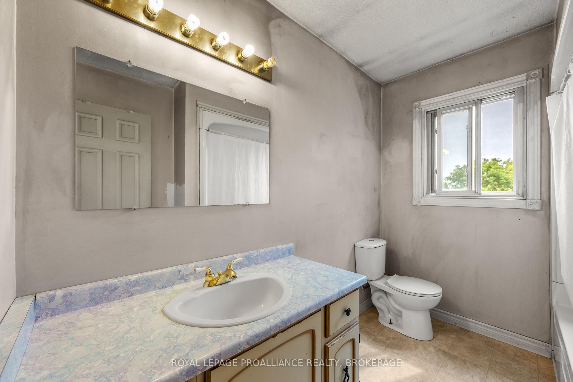 Photo 16 of 3298 Perth Road, South Frontenac, Frontenac South — HOMEH