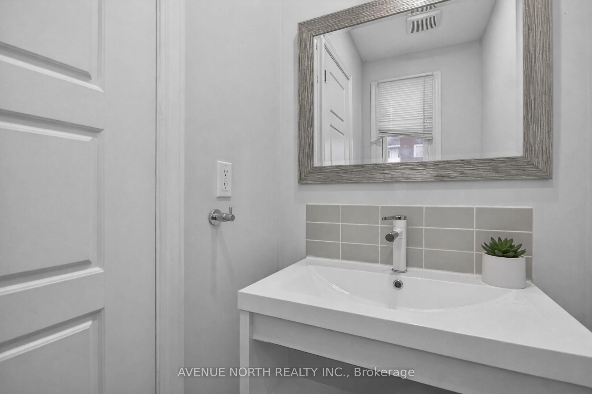 Photo 3 of Unit 40, 419 Armonia Private, Ottawa, Carson Meadows — HOMEH