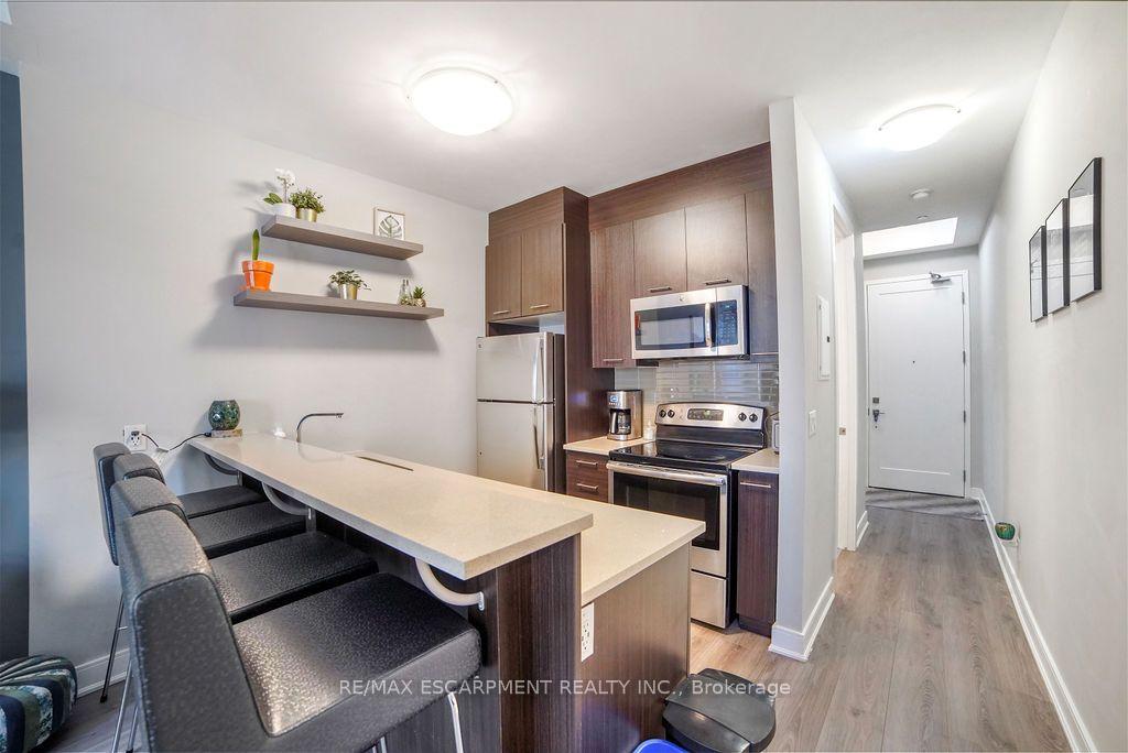 Photo 6 of Unit 810, 150 Main Street W, Hamilton, Central — HOMEH
