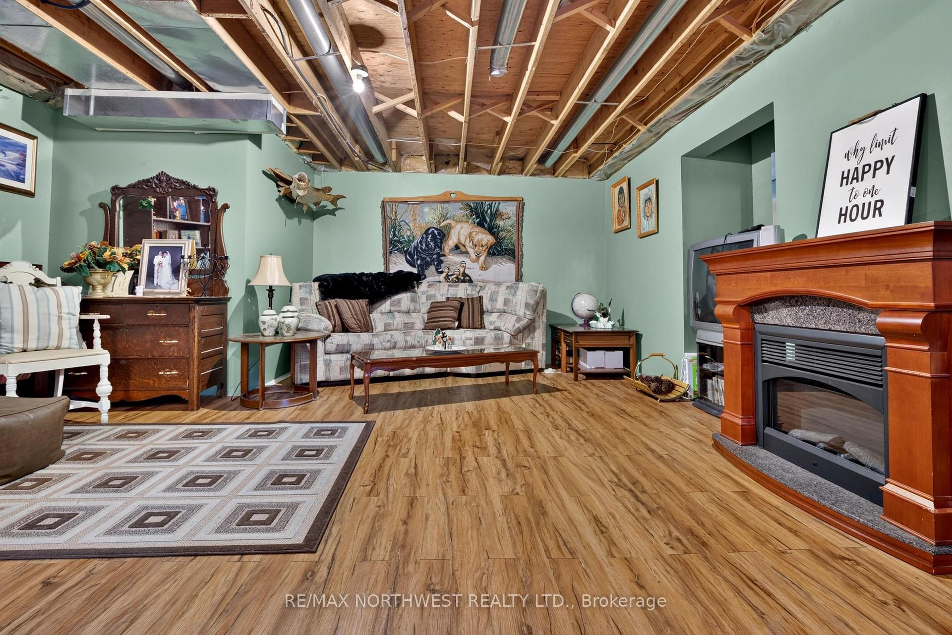 Photo 28 of 30 Sandstone Place, Kenora, Amethyst — HOMEH
