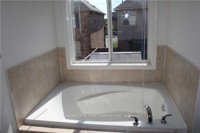 Photo 15 of Unit Upper, 192 Owlridge Drive, Brampton, Credit Valley — HOMEH