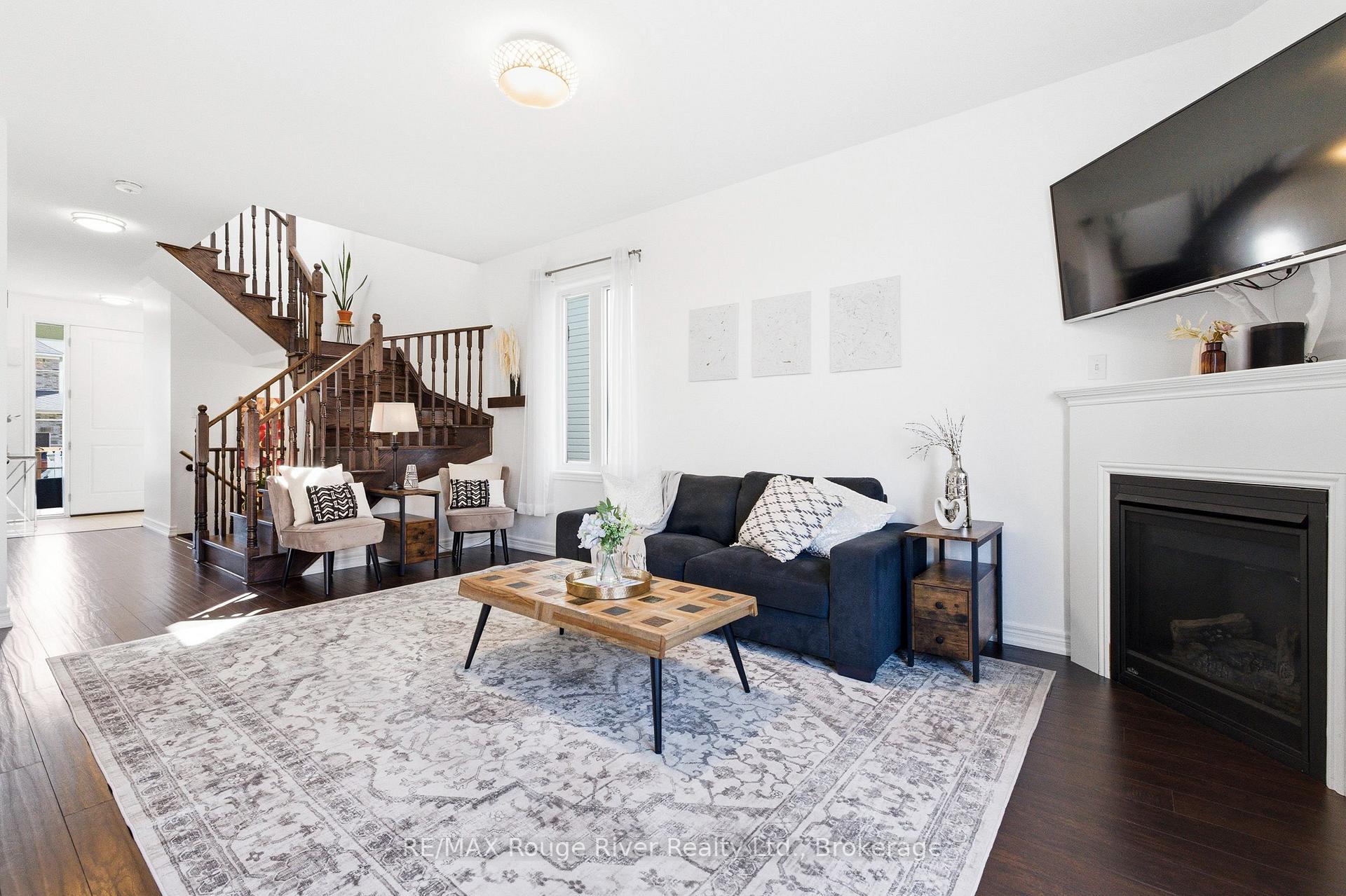 Photo 7 of 84 Fred Jackman Avenue, Clarington, Bowmanville — HOMEH