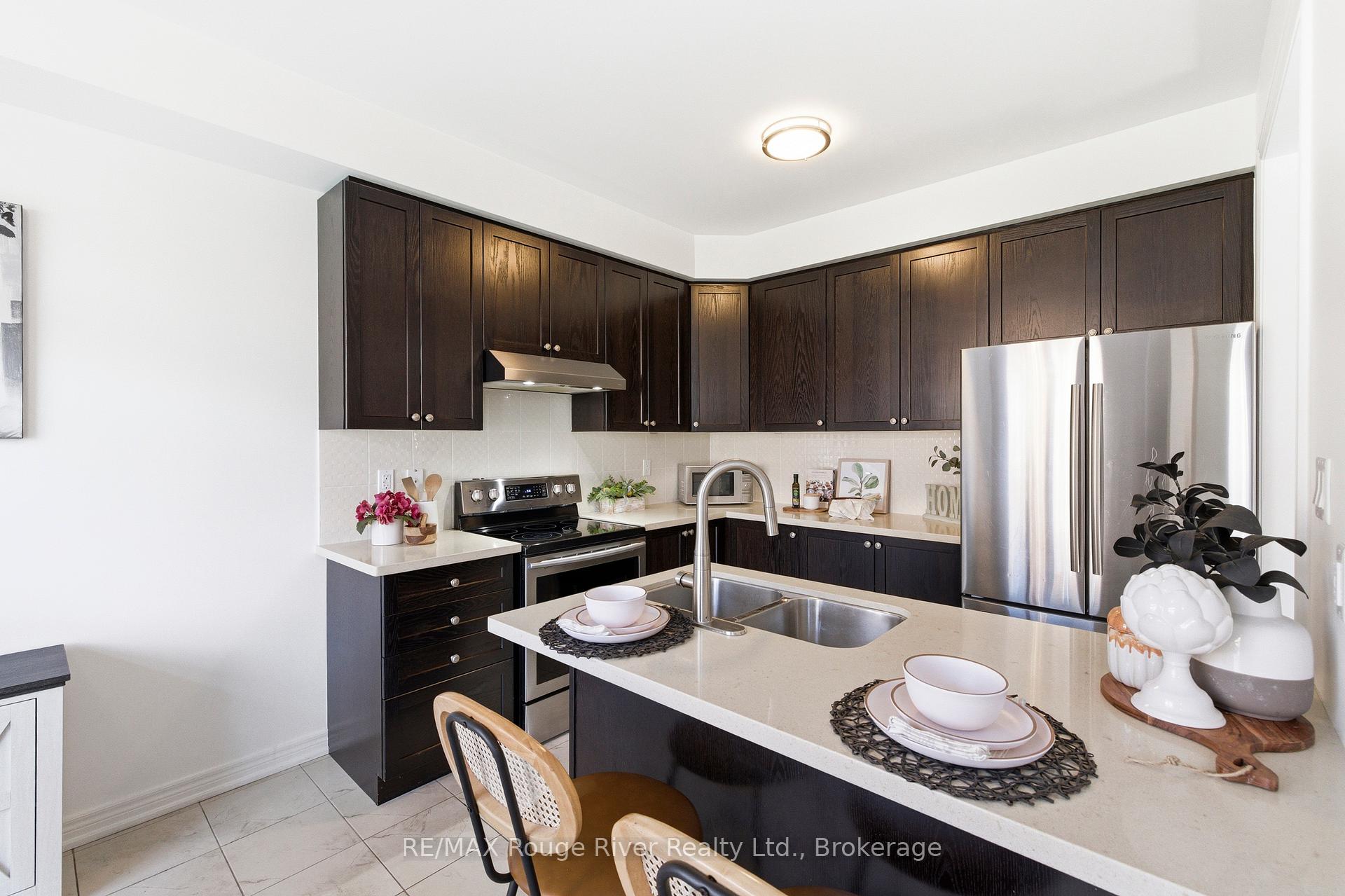 Photo 12 of 84 Fred Jackman Avenue, Clarington, Bowmanville — HOMEH