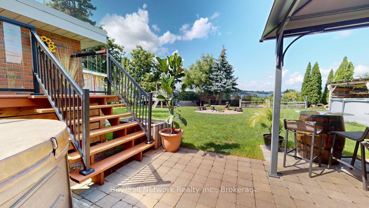 Photo 31 of 946 8th Line, Selwyn — HOMEH