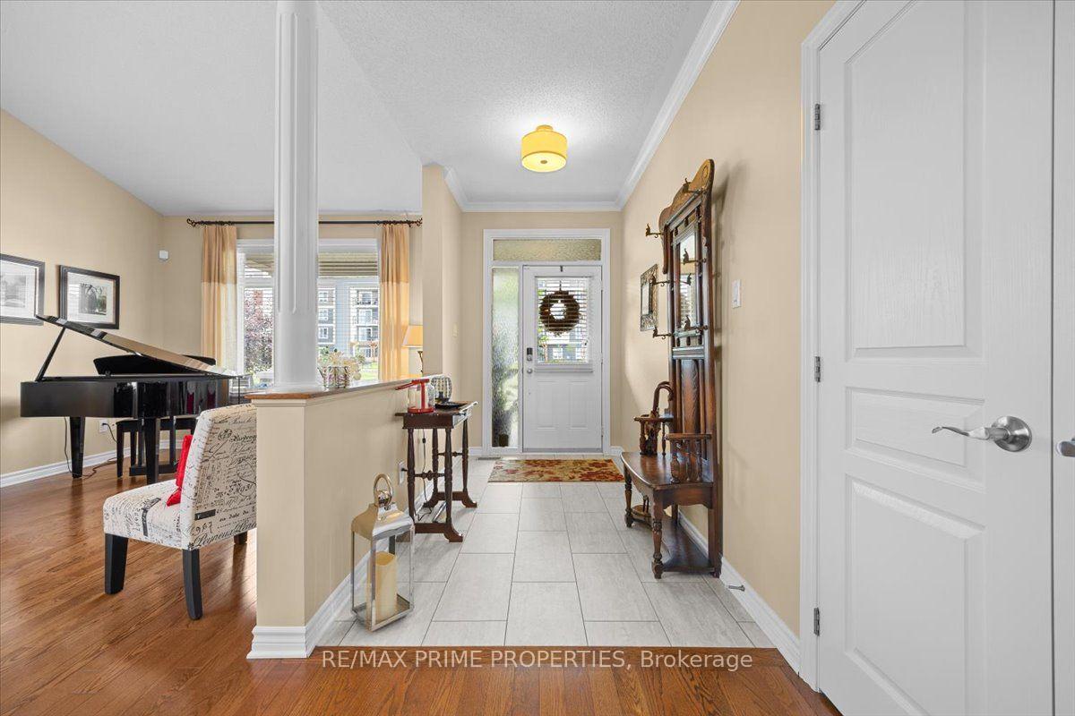 Photo 3 of 341 Bobolink Ridge, Ottawa, Kanata - Emerald Meadows/Trailwest — HOMEH