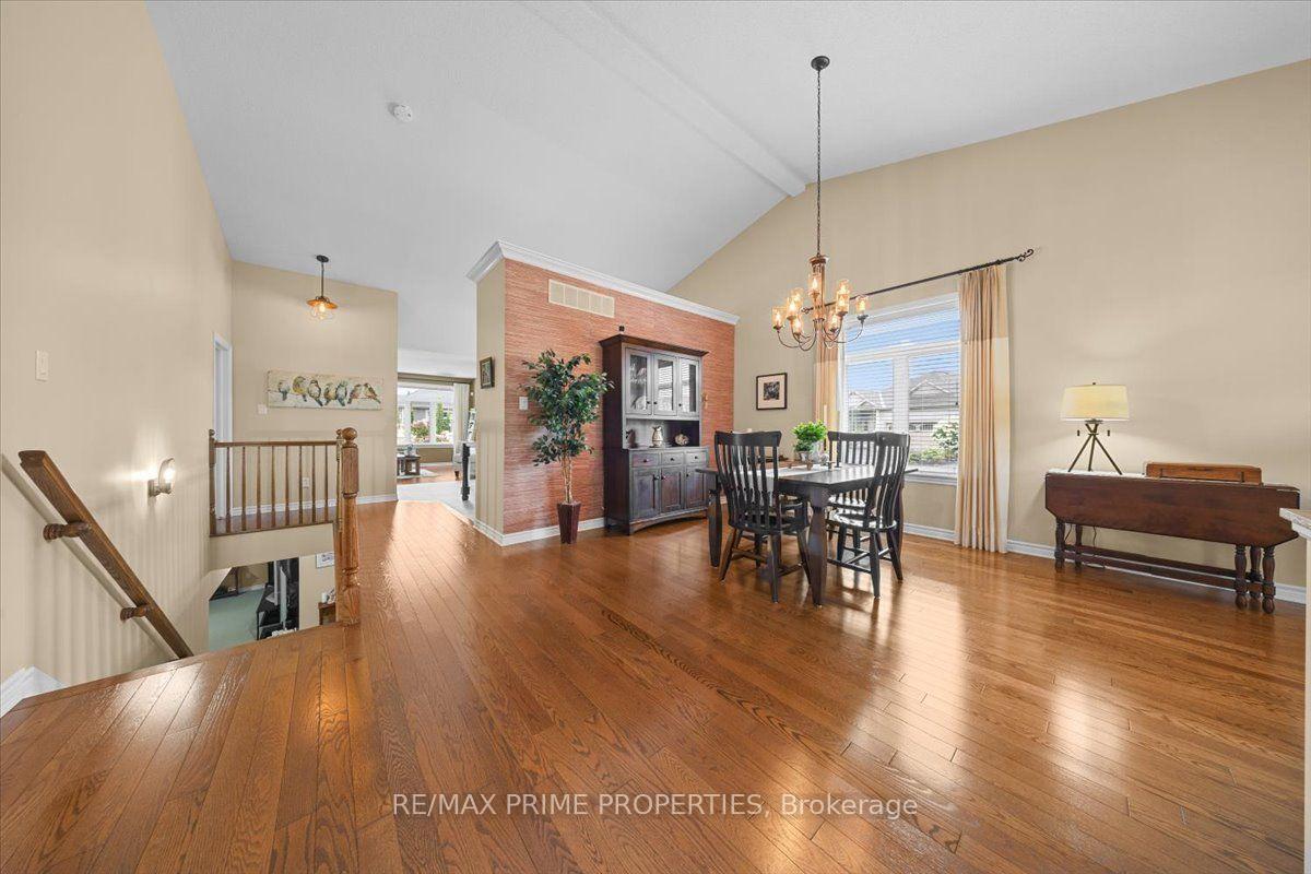 Photo 8 of 341 Bobolink Ridge, Ottawa, Kanata - Emerald Meadows/Trailwest — HOMEH
