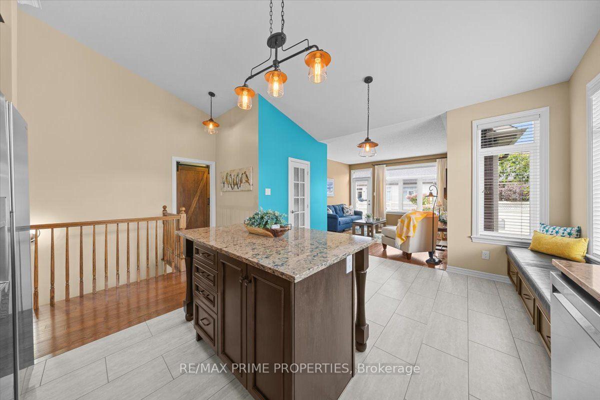 Photo 11 of 341 Bobolink Ridge, Ottawa, Kanata - Emerald Meadows/Trailwest — HOMEH