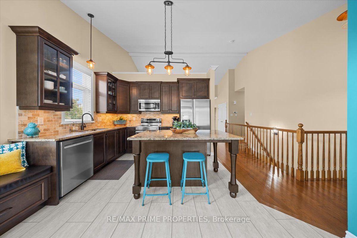 Photo 13 of 341 Bobolink Ridge, Ottawa, Kanata - Emerald Meadows/Trailwest — HOMEH