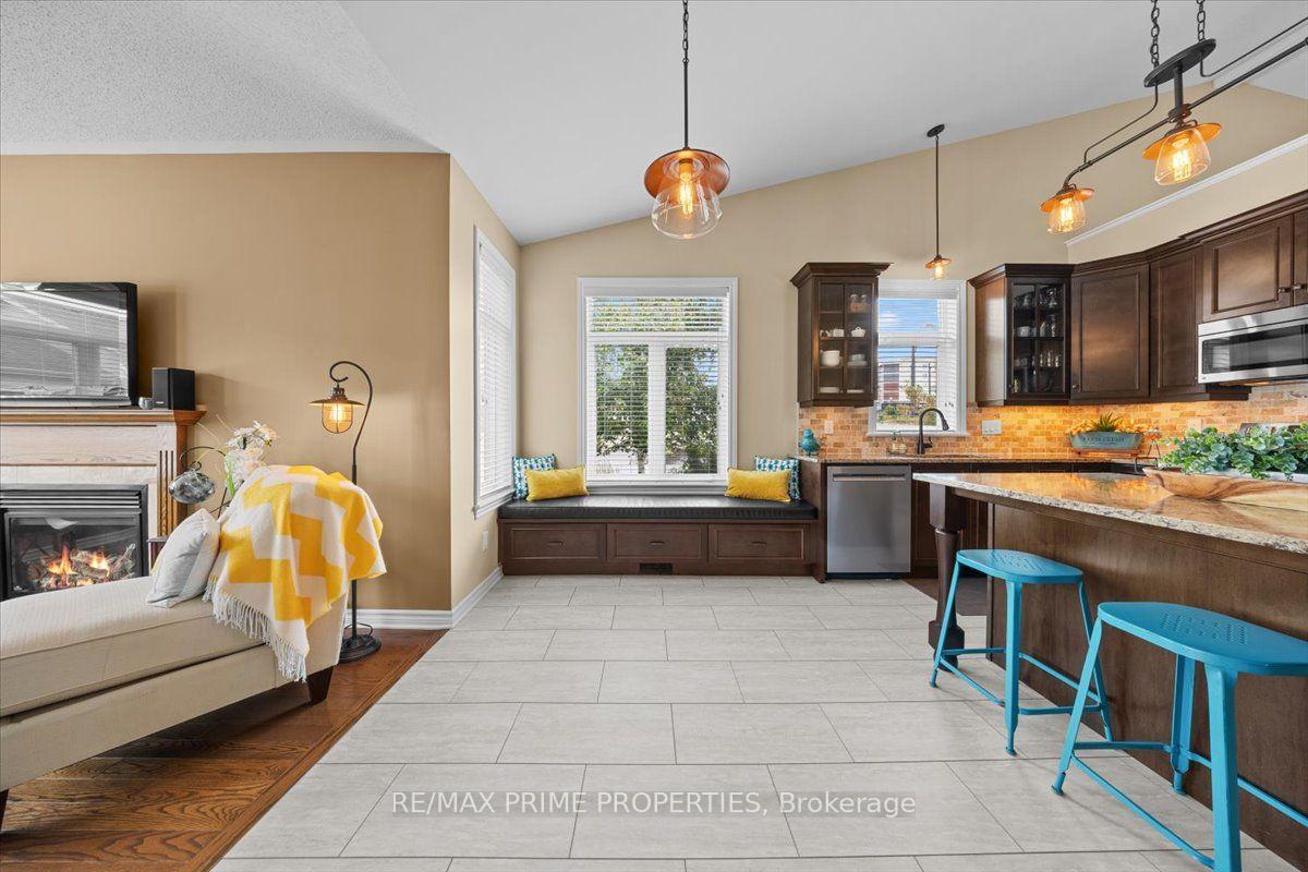 Photo 16 of 341 Bobolink Ridge, Ottawa, Kanata - Emerald Meadows/Trailwest — HOMEH