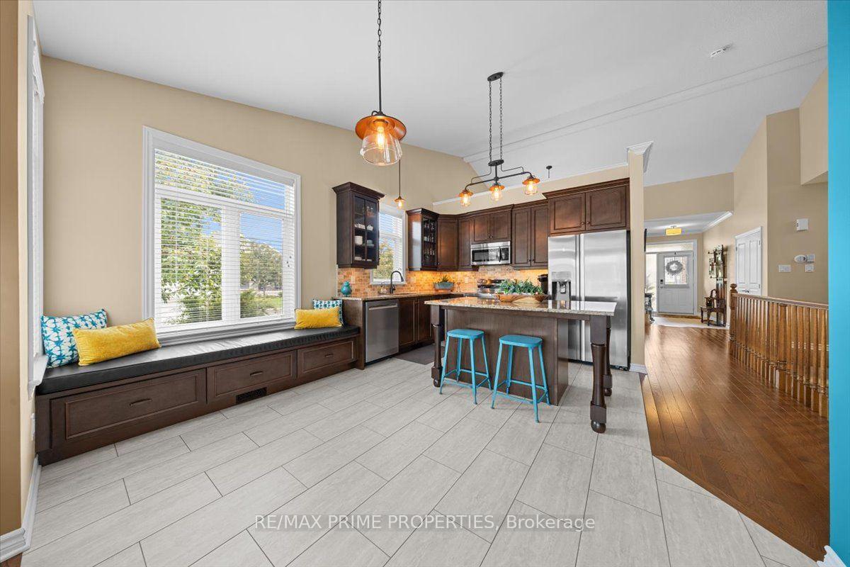 Photo 17 of 341 Bobolink Ridge, Ottawa, Kanata - Emerald Meadows/Trailwest — HOMEH
