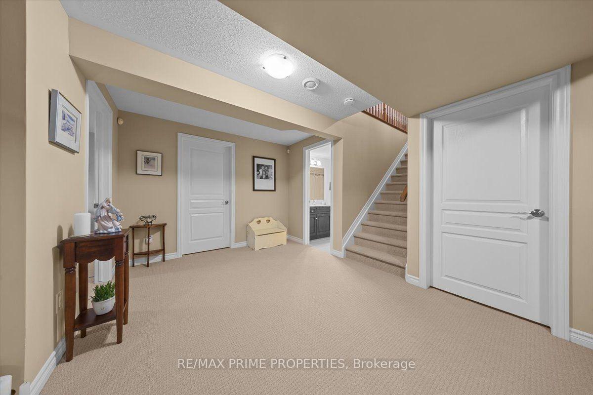 Photo 37 of 341 Bobolink Ridge, Ottawa, Kanata - Emerald Meadows/Trailwest — HOMEH