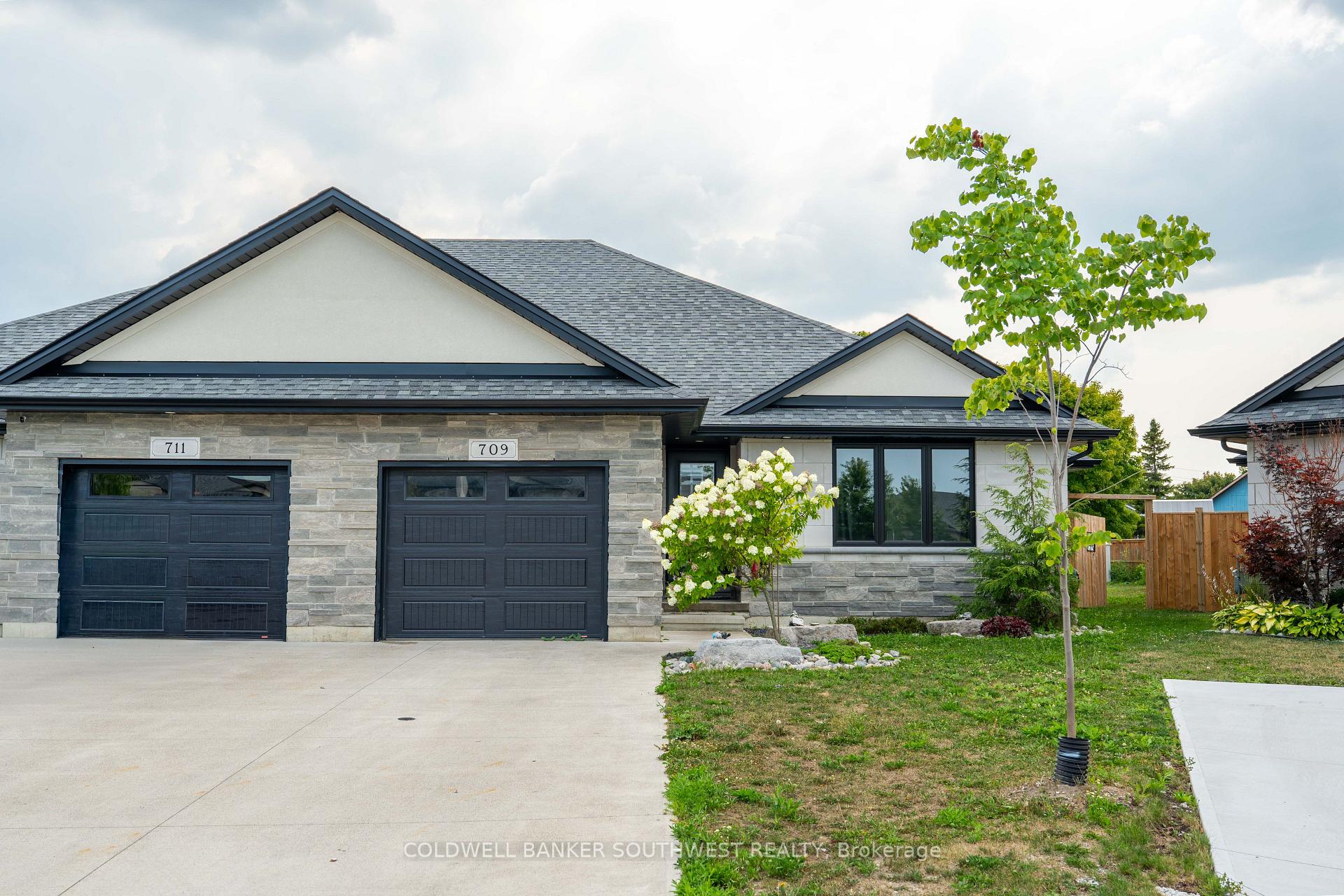 Photo of 709 Ferdinands Crescent