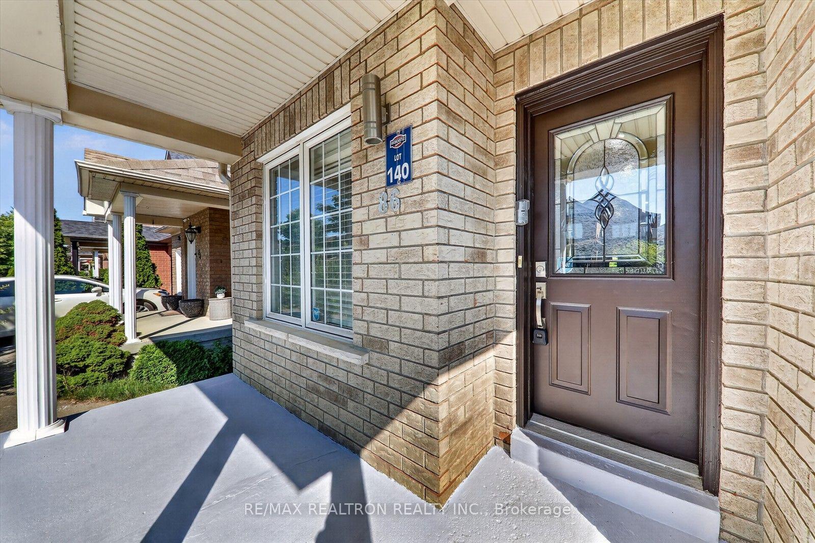 Photo 5 of 86 Tideland Drive, Brampton, Fletcher's Meadow — HOMEH